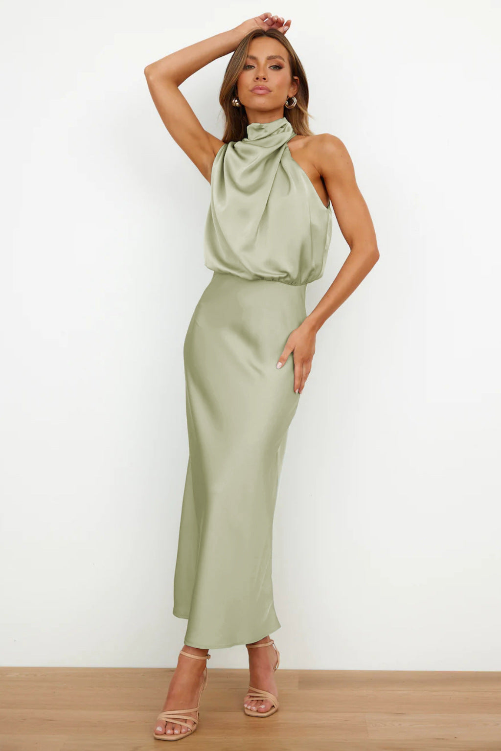Robe halter midi satin Amelie – élégance douce & féminine