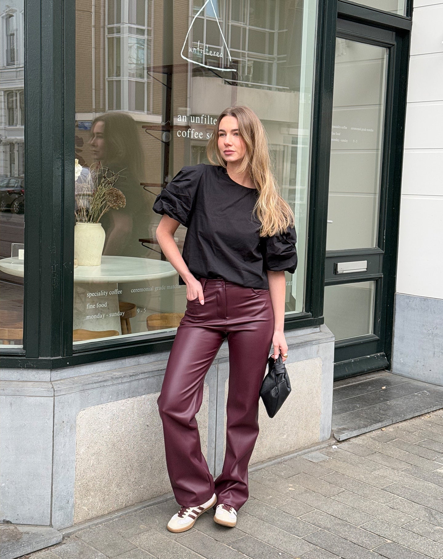 Pantalon cuir femme petite – straight leg PU bordeaux élégant & tendance
