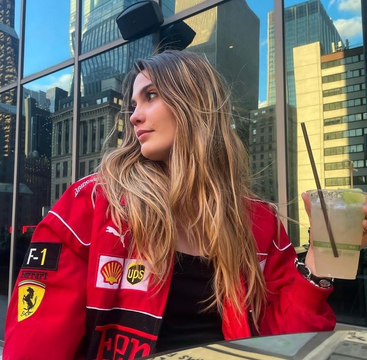 veste Ferrari Racing Nika — blouson oversize F1 unisexe avec patches iconiques