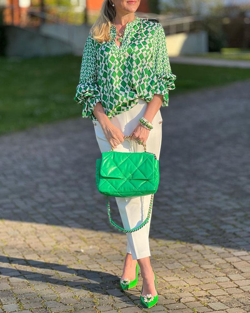 Blouse femme ELLA – chemisier vert à col V & manches longues élégantes