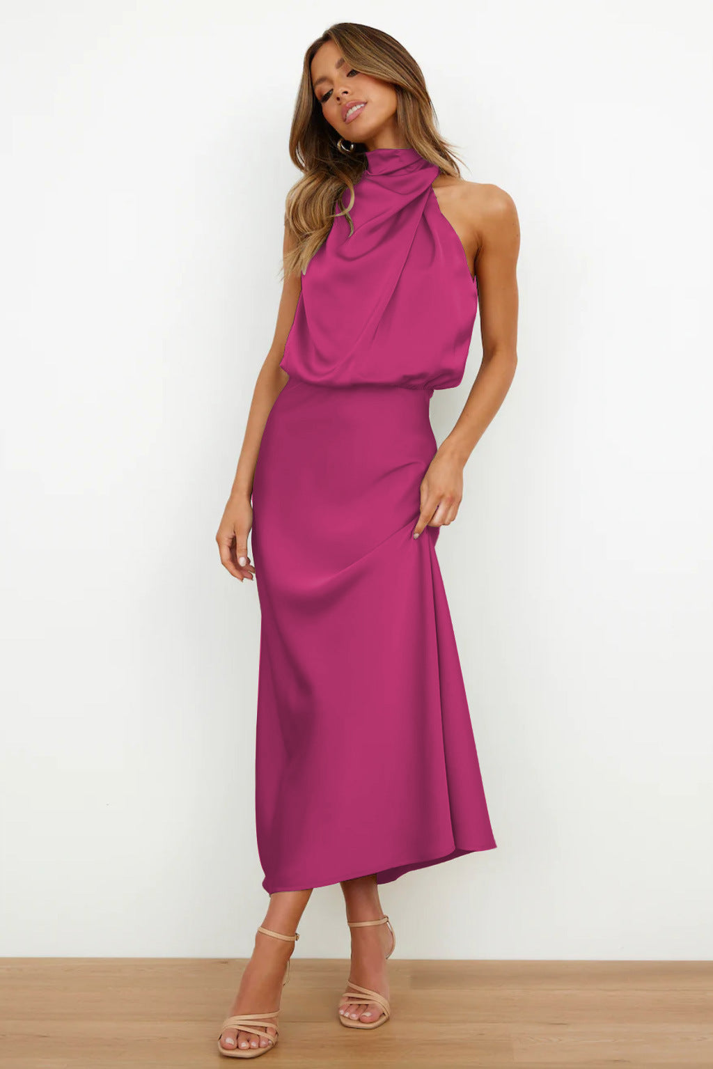 Robe halter midi satin Amelie – élégance douce & féminine
