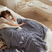 Couverture d’hiver épaisse en laine d’agneau – Plaid polaire chaud & luxueux | WarmWool