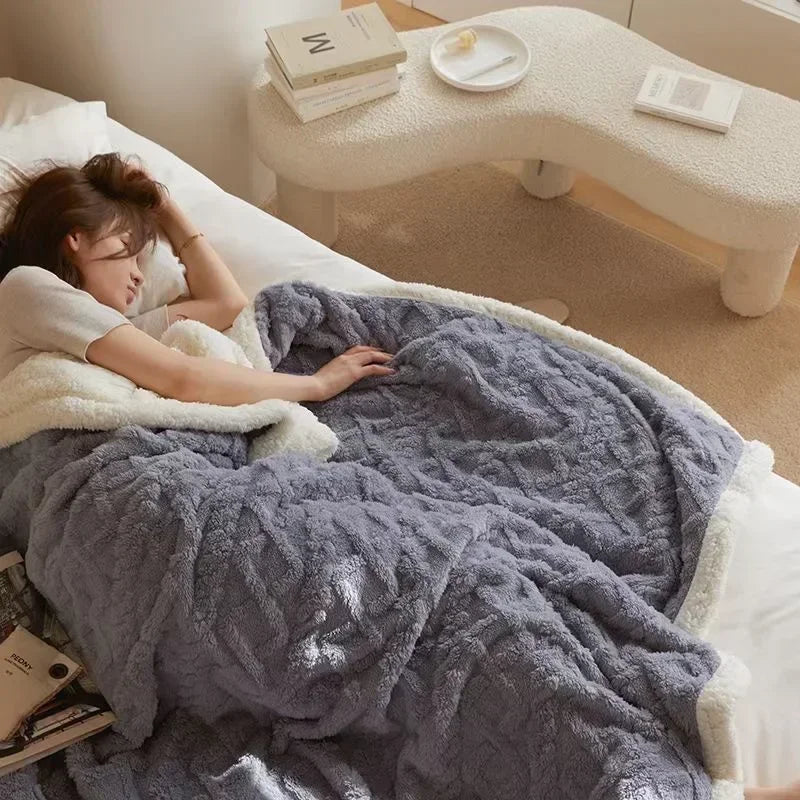 Couverture d’hiver épaisse en laine d’agneau – Plaid polaire chaud & luxueux | WarmWool