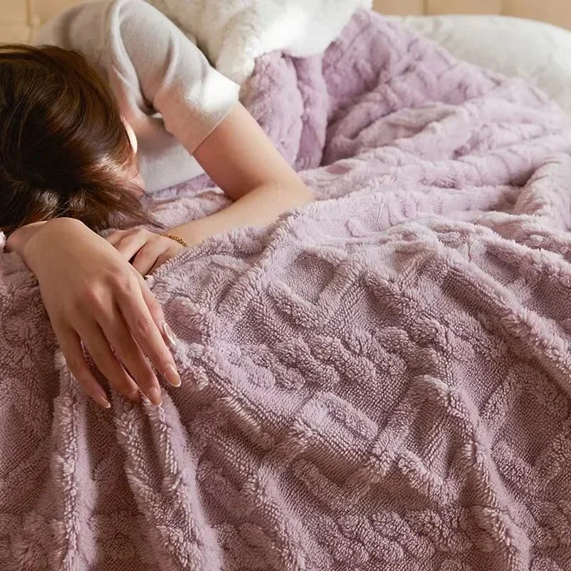 Couverture d’hiver épaisse en laine d’agneau – Plaid polaire chaud & luxueux | WarmWool