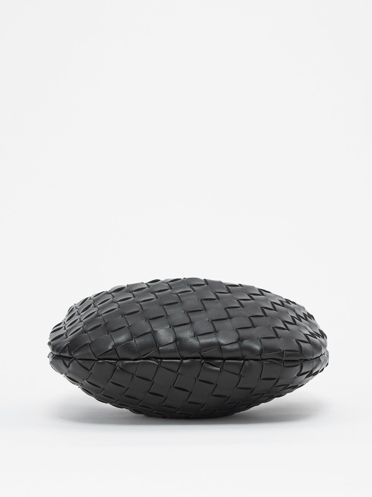 Mini sac tressé doré – élégance compacte et détails raffinés