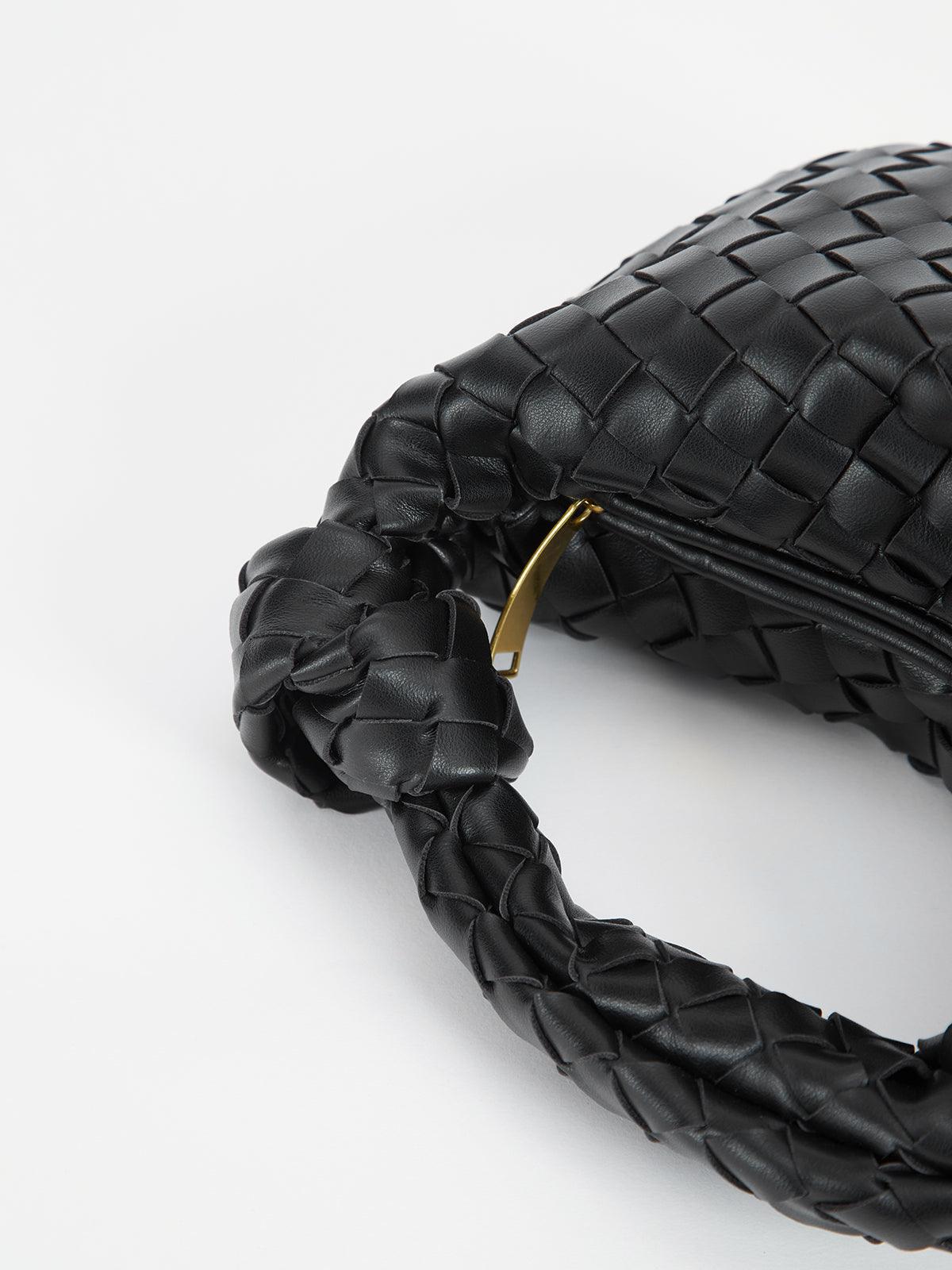 Mini sac tressé doré – élégance compacte et détails raffinés