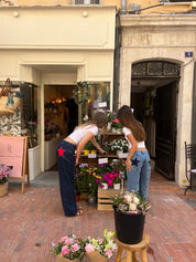 Jean bas « Sarah » femme — coupe droite low-rise avec étoiles brodées rouges