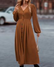 Robe longue Amira femme — maxi automne col V & boutonnée