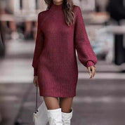 Robe femme Heidi – robe en maille côtelée à col montant & coupe ajustée chic