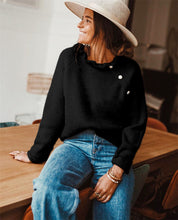 Pull laine mélangée femme — col volanté & détails boutonnés