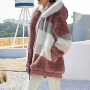 Gilet Fibi pluche oversize capuche – Fluffy cocoon hiver doux et tendance