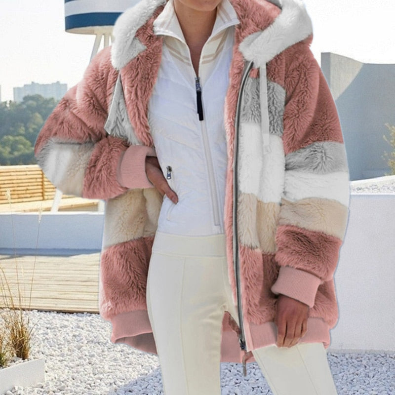 Gilet Fibi pluche oversize capuche – Fluffy cocoon hiver doux et tendance