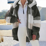 Gilet Fibi pluche oversize capuche – Fluffy cocoon hiver doux et tendance