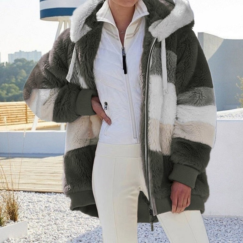 Gilet Fibi pluche oversize capuche – Fluffy cocoon hiver doux et tendance