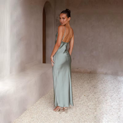 robe longue satin Elara — dos nu & col bénitier élégants