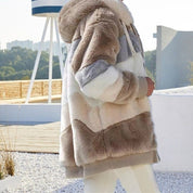 Gilet Fibi pluche oversize capuche – Fluffy cocoon hiver doux et tendance