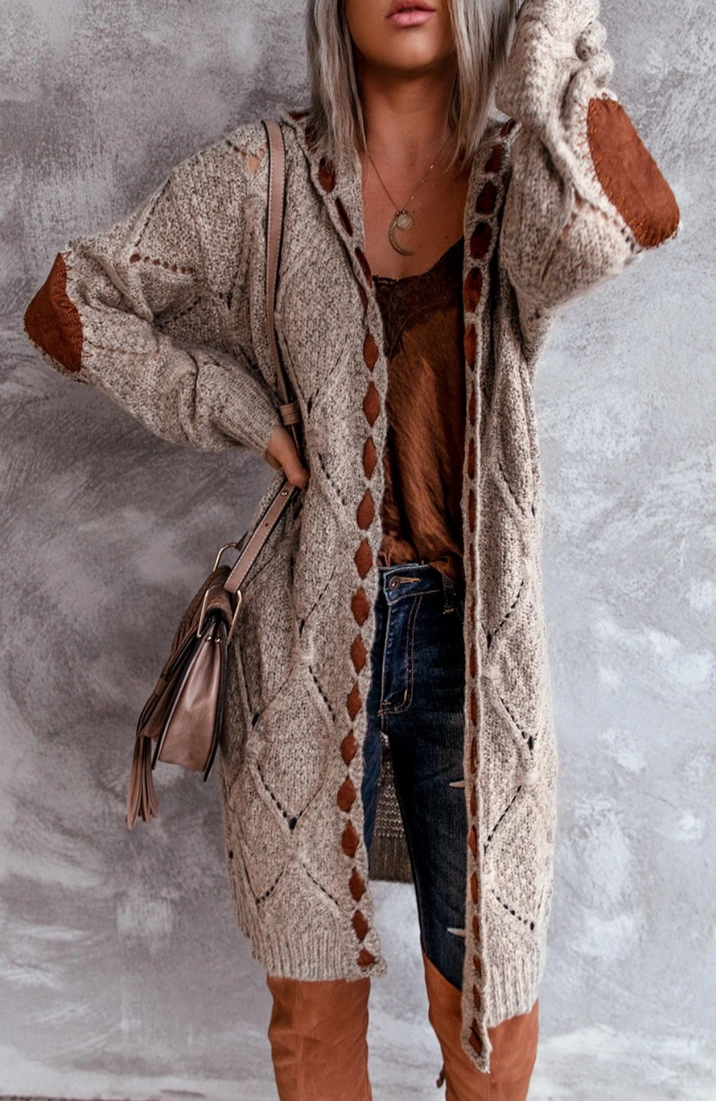 Gilet long femme Evelyn – Oversize en grosse maille avec capuche | Vardi Dante