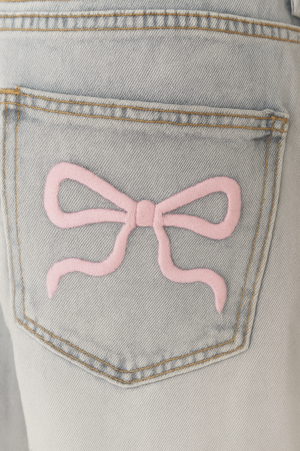 Jean relax femme HESTER – denim blanc brodé & coupe décontractée