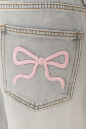 Jean relax femme HESTER – denim blanc brodé & coupe décontractée