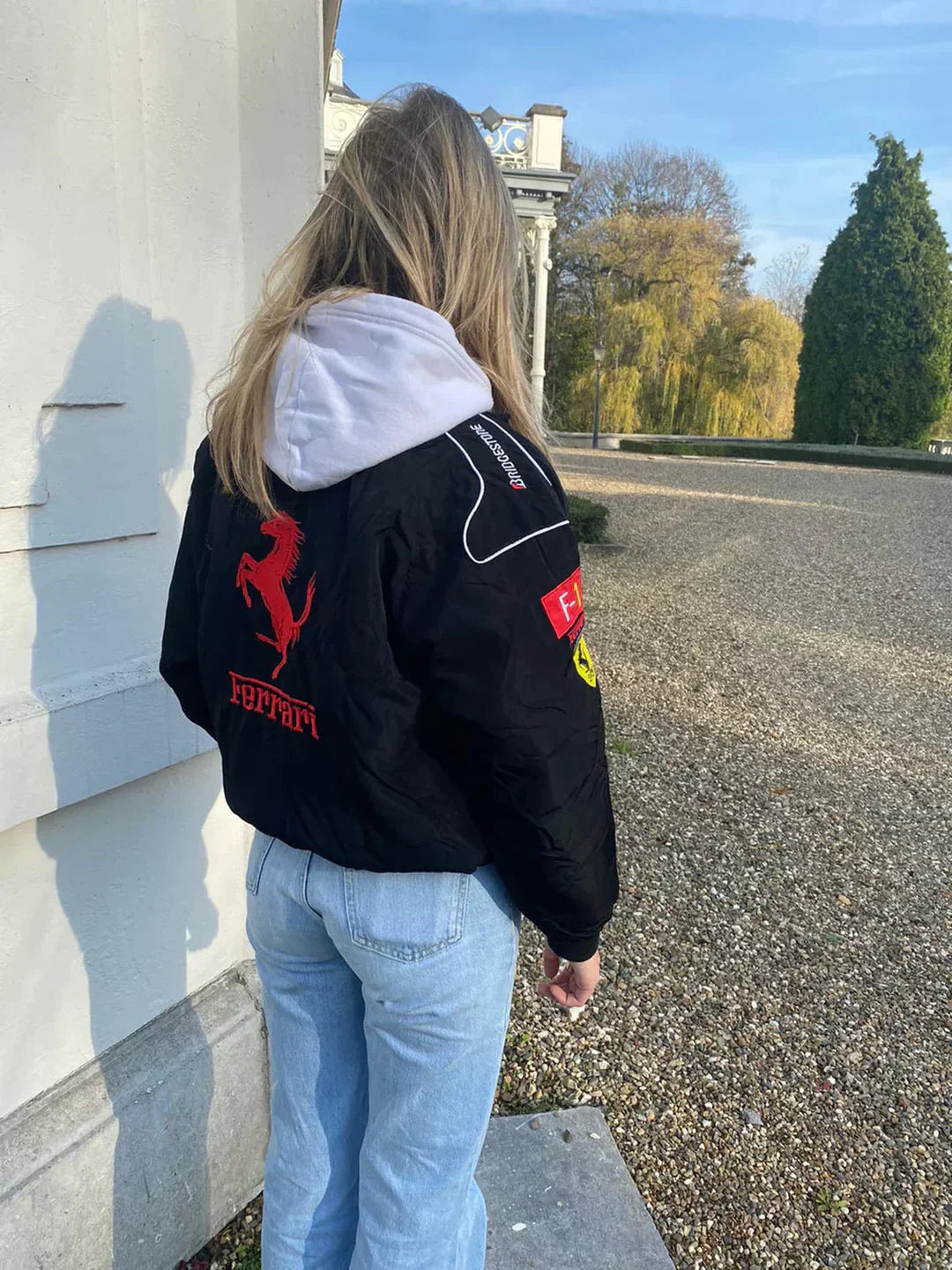 veste Ferrari Racing Nika — blouson oversize F1 unisexe avec patches iconiques