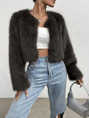 Veste cropped en fausse fourrure femme – coupe loose & ouverture frontale