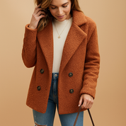 Manteau court femme Lieke – Coupe cintrée élégante & fermeture boutonnée chic
