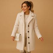 Manteau long femme Nienke en teddy beige – Doux, chaud et élégant