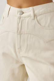 Jean Boyfriend Femme MILLE – Denim Blanc Baggy avec Fentes Stylées