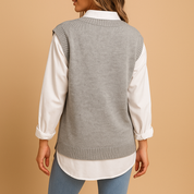Marit | Gilet Femme Sans Manches Col V – Maille Câblée, Léger & Élégant