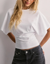 T-shirt femme Amaya – Top tendance à manches larges et taille cintrée