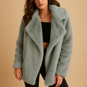 Manteau d’hiver femme Yara en peluche – col à revers & style élégant