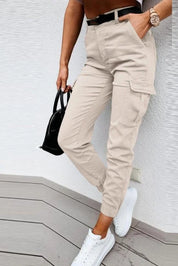 Pantalon cargo femme Sofie – taille haute avec poches latérales & coupe fuselée moderne