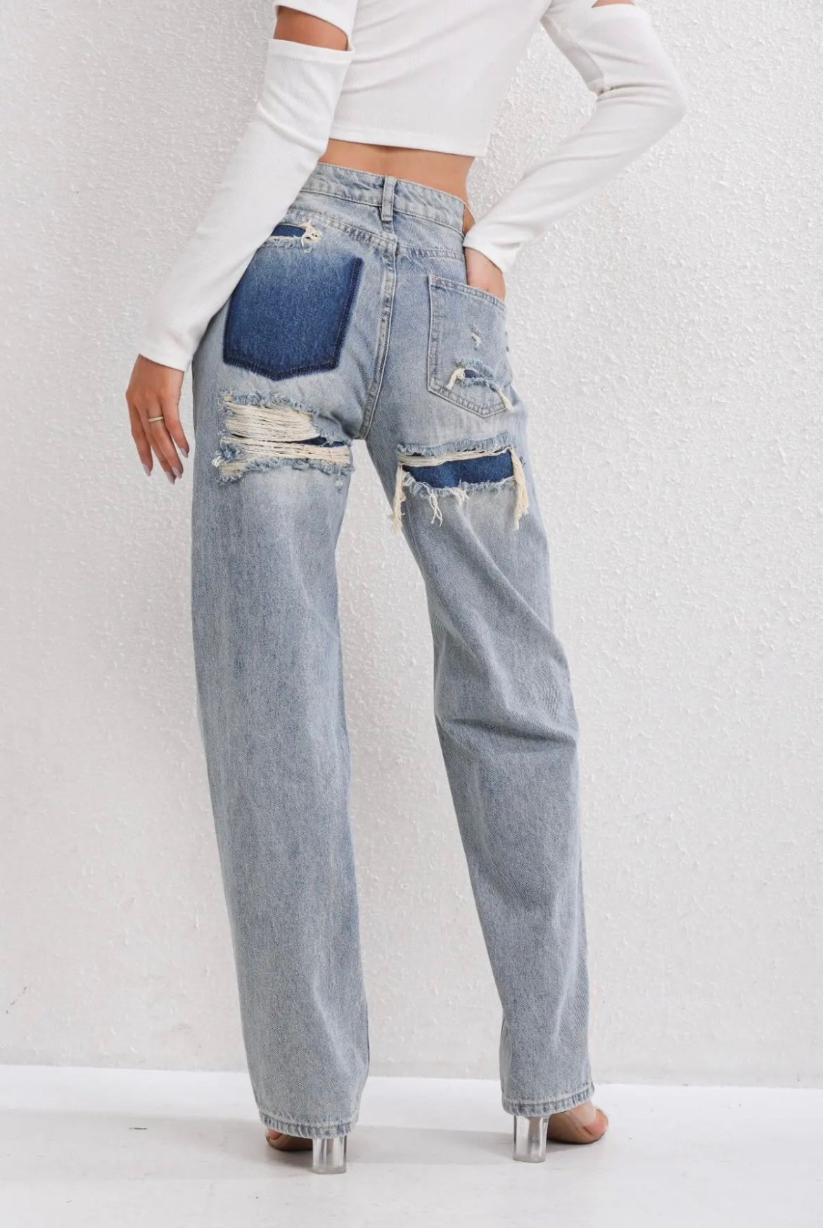 jean femme LIVIA – denim vintage clair à déchirures & coupe droite loose